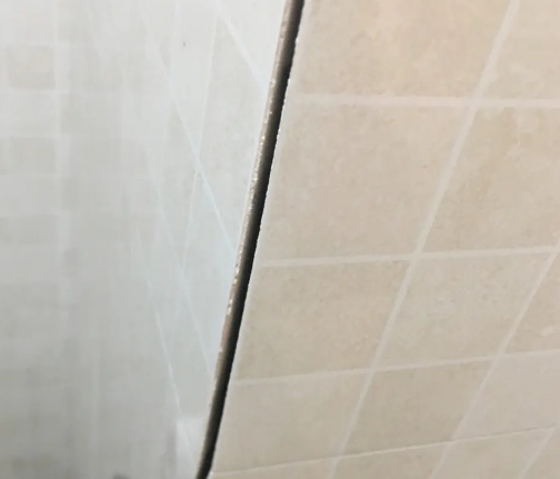 田家庵瓷砖空鼓维修公司分享阳台瓷砖脱落的修复过程可以分为以下几个步骤