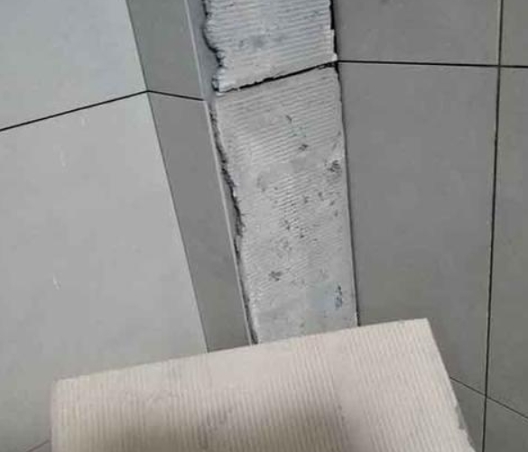 田家庵瓷砖空鼓维修公司分享下厨房瓷砖脱落的补救措施。